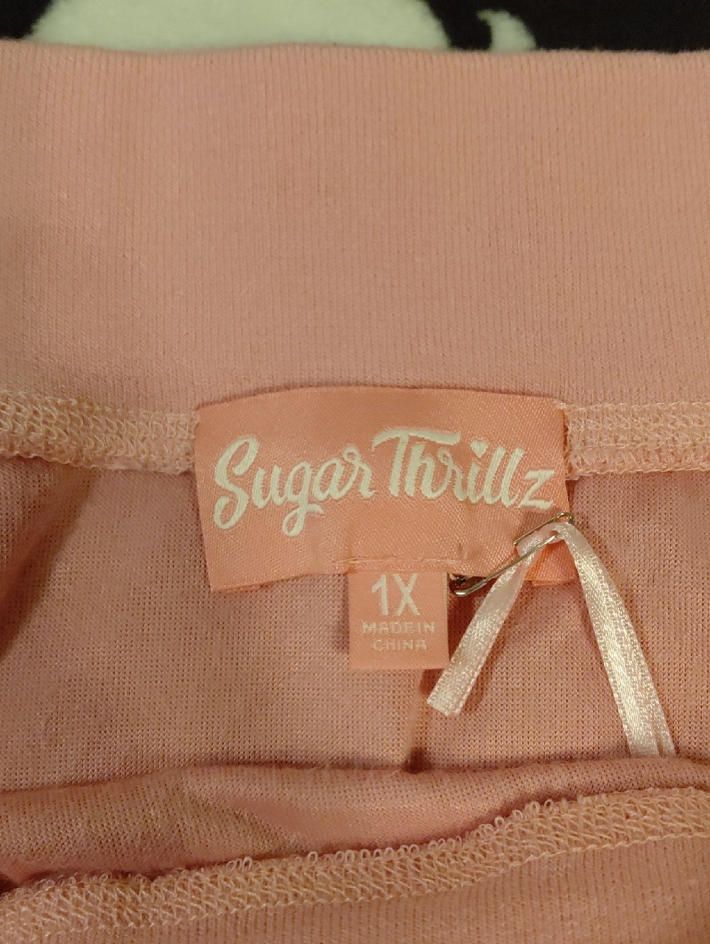 DOLLSKILL 1X Sugar Thrillz Pink Jacket & Skirt Set with Red Hearts - Picture 8 of 16